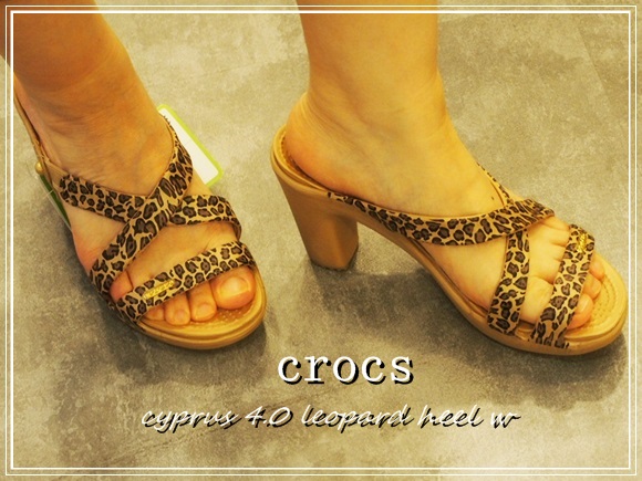 クロックス サイプラス 4.0 レオパード ヒール ウィメン　口コミ　cyprus 4.0 leopard heel w