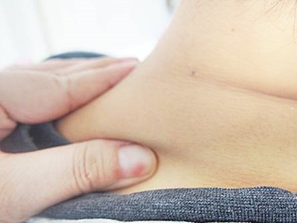 掴み揉み マッサージ